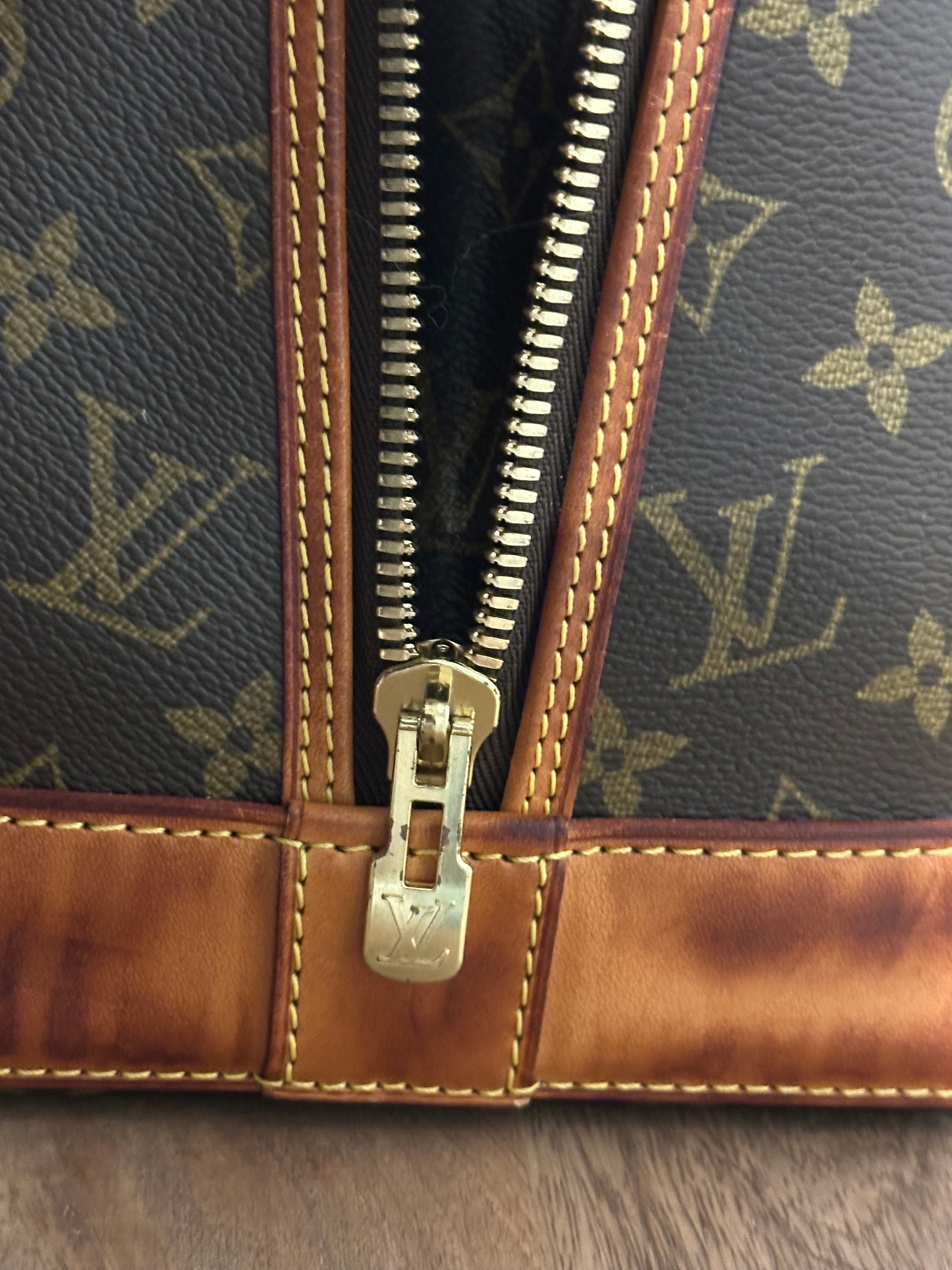 Authenticated | Vintage Louis Vuitton | Monogram Alma Voyage GM
