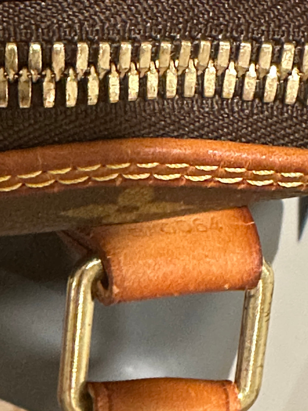 Authenticated | Vintage Louis Vuitton | Monogram Alma Voyage GM