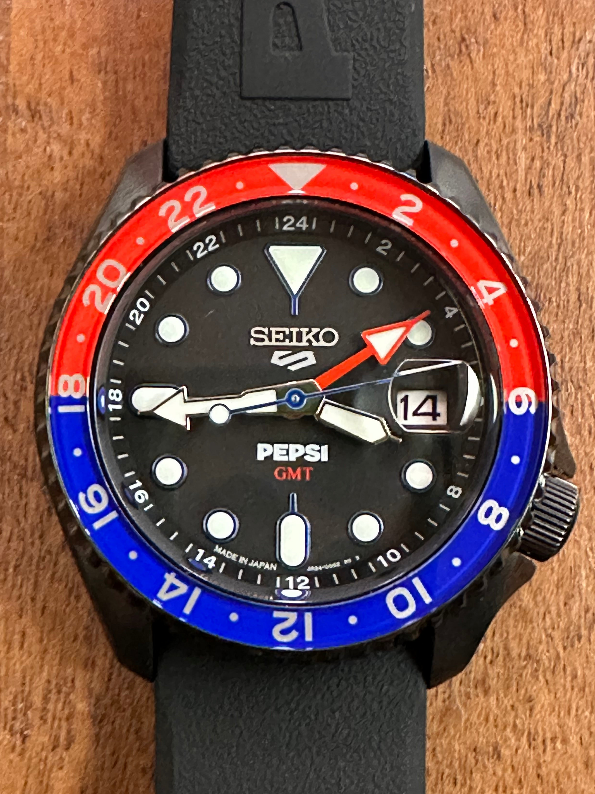 Seiko 5 Sports SSK047 GMT Limited Edition – New in Box, Full Set