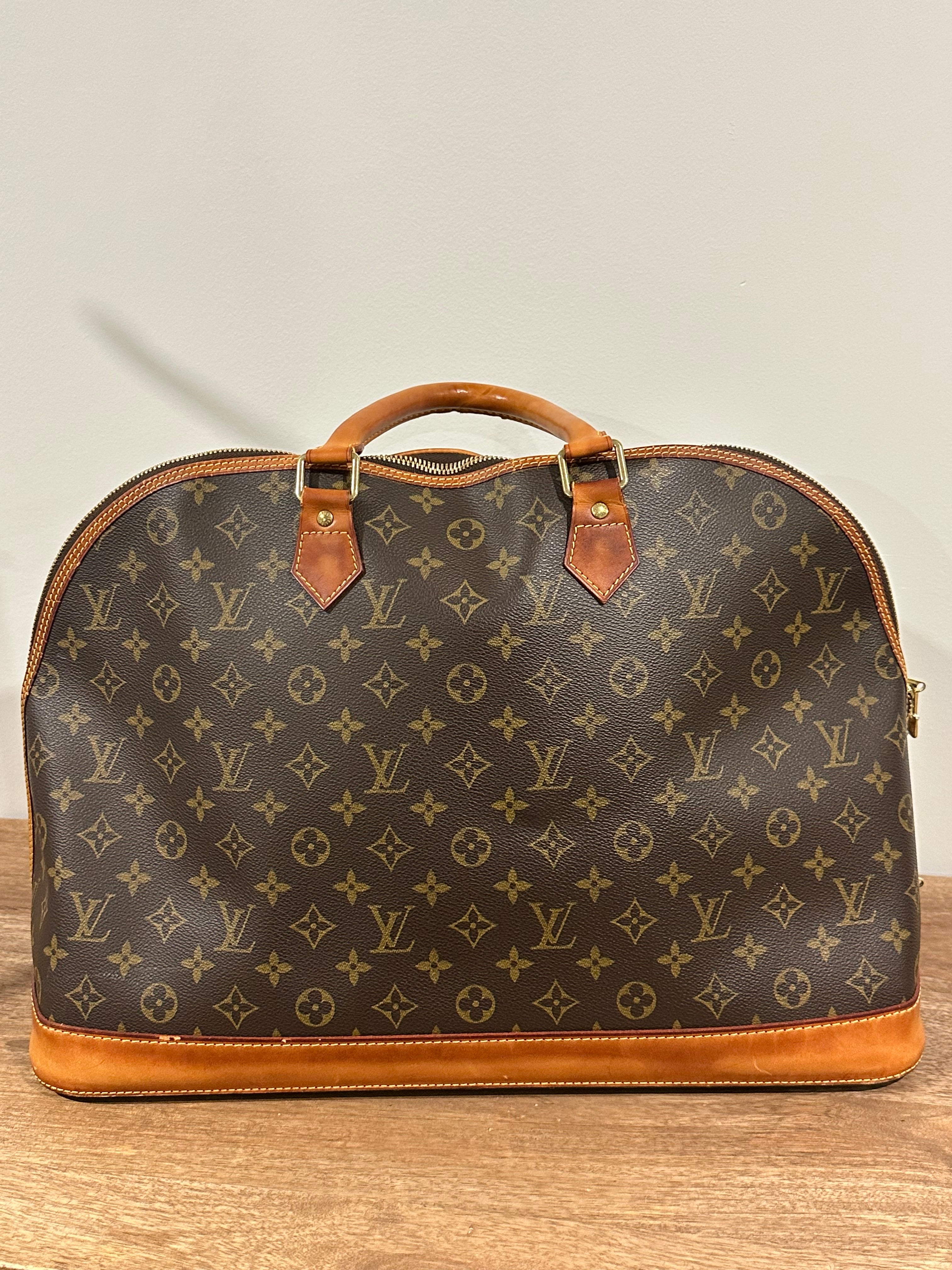 Authenticated | Vintage Louis Vuitton | Monogram Alma Voyage GM